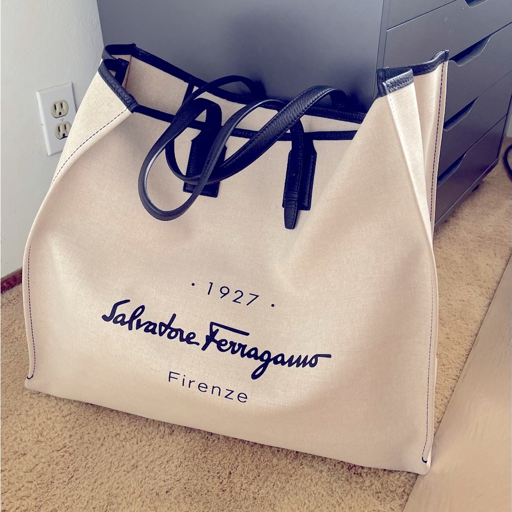 Salvatore Ferragamo XL tote bag. Brand new